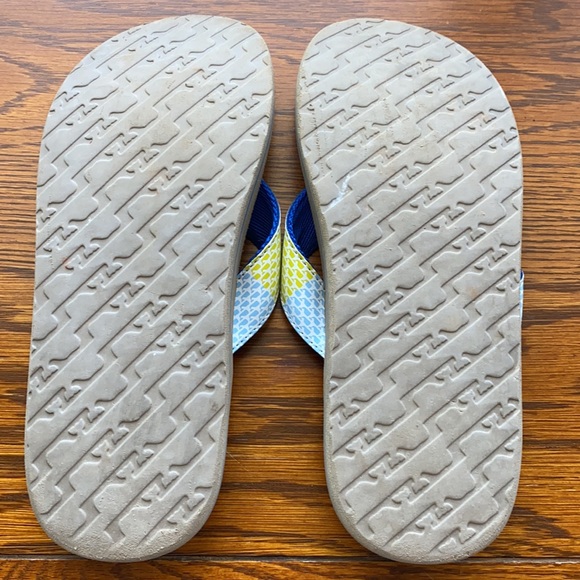 Vineyard Vines sandals - Picture 3 of 11